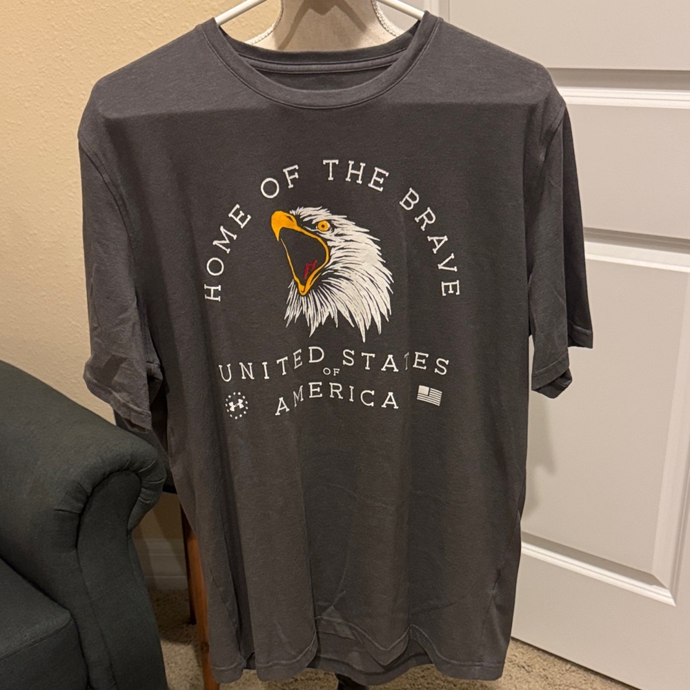 Under Armour Gray Graphic T-Shirt - Heat Gear